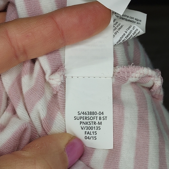 GAP lot of 2 tees long sleeve luxe soft white & black, pink & white stripes M L - Picture 14 of 14